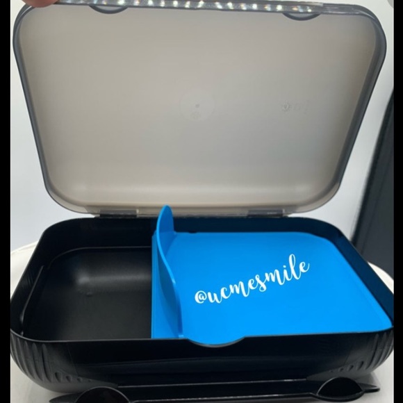 Tupperware At Lunch Box + Divided Insert on-the-go Container - Picture 3 of 8